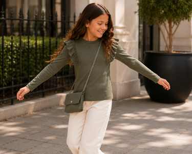 Meisjes ribtop met ruffles + tasje – legergroen